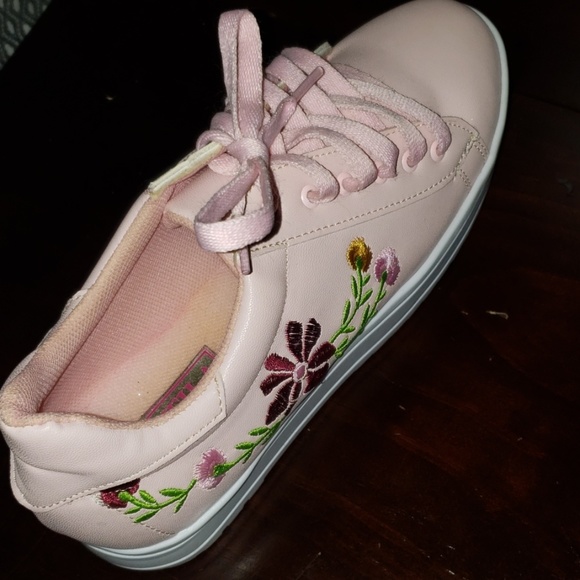 Shoes - Picture 3 of 3